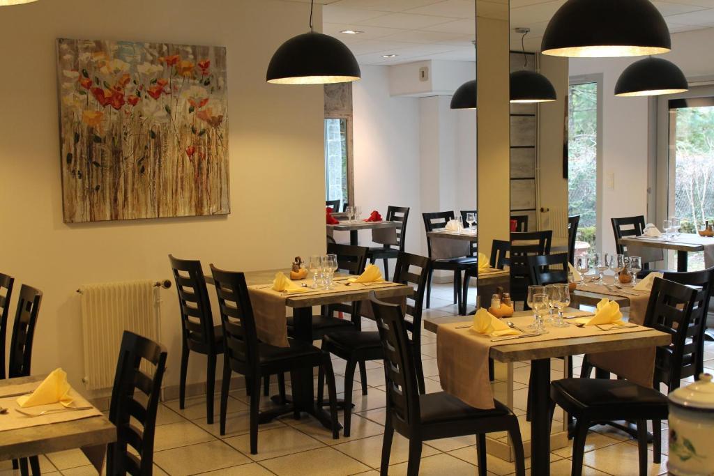 金扫帚餐厅酒店 Mandailles-Saint-Julien 外观 照片